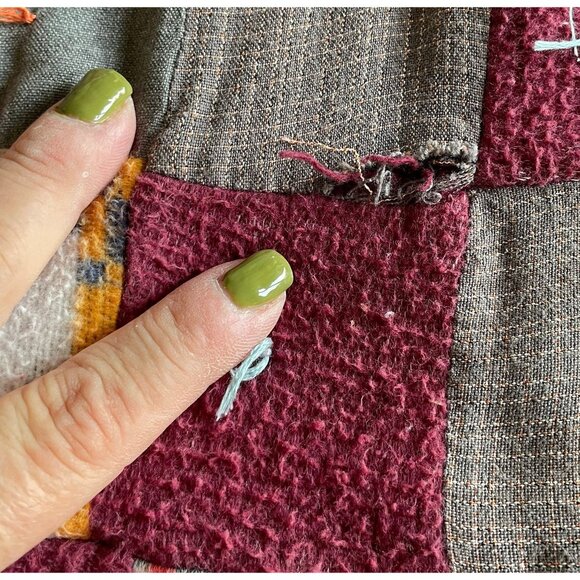 Vintage 70s handmade quilt, groovy retro print, reversible, hand sewn - Picture 7 of 10